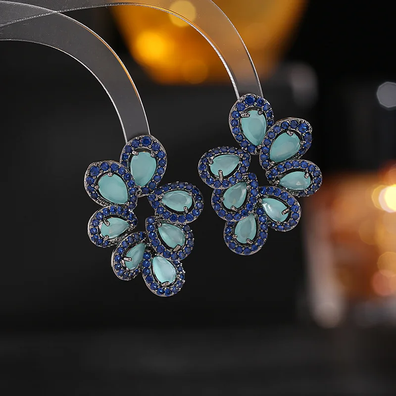 Shining Cubic Zirconia Sweet Statement Flower Water Drop Stud Earrings 925 Silver Needle New Fahsion Wedding Jewelry
Shining Cubic Zirconia Sweet Statement Flower Water Drop Stud Earrings 925 Silver Needle New Fahsion Wedding Jewelry