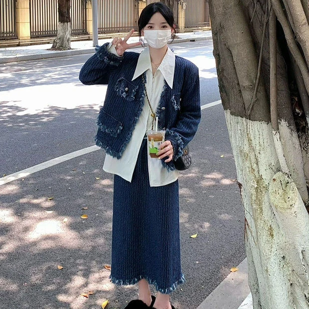 2023 Early Autumn Women's New Suits Female Long Sleeve Denim Coats + Loose Shirts Ladies Straight Skirts Three Piece Sets G159
2023 Early Autumn Women's New Suits Female Long Sleeve Denim Coats + Loose Shirts Ladies Straight Skirts Three Piece Sets G159