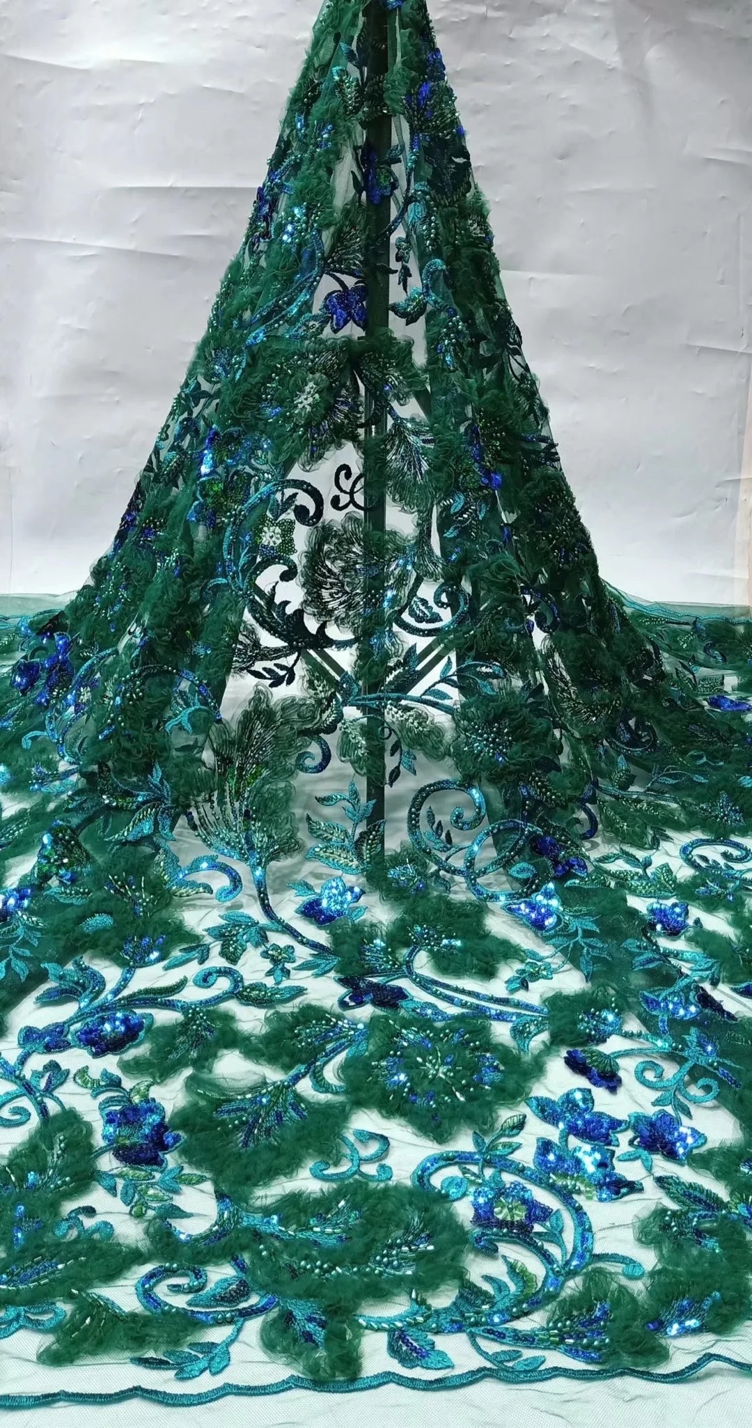 Green French Lace Fabric With Beads New Embroidered Tulle Lace Fabric 2022 African Net Lace Fabric For Party Dress
Green French Lace Fabric With Beads New Embroidered Tulle Lace Fabric 2022 African Net Lace Fabric For Party Dress