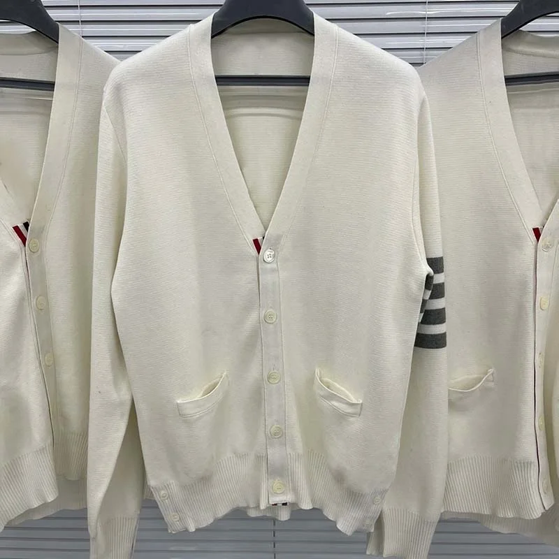 Winter TB Sweater Preppy Style Vintage Chic Casual Women Cardigan Sweet Simple Tender Daily Men Knitted Sweaters
Winter TB Sweater Preppy Style Vintage Chic Casual Women Cardigan Sweet Simple Tender Daily Men Knitted Sweaters