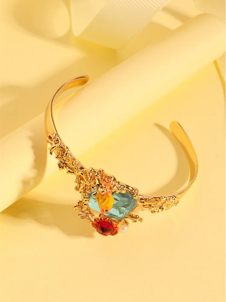 European and American Style Fashion Temperament Creative Hand-painted Enamel Goldfish Bracelet Personality Open Bracelet Women
European and American Style Fashion Temperament Creative Hand-painted Enamel Goldfish Bracelet Personality Open Bracelet Women