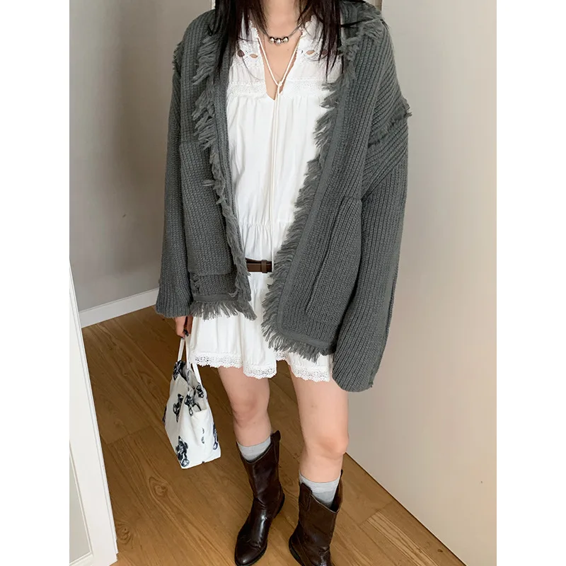 Gray Tassel Trim Knit Wrap Cardigan Women Autumn Korean Buckle Knit Loose Fur Fringe Top
Gray Tassel Trim Knit Wrap Cardigan Women Autumn Korean Buckle Knit Loose Fur Fringe Top