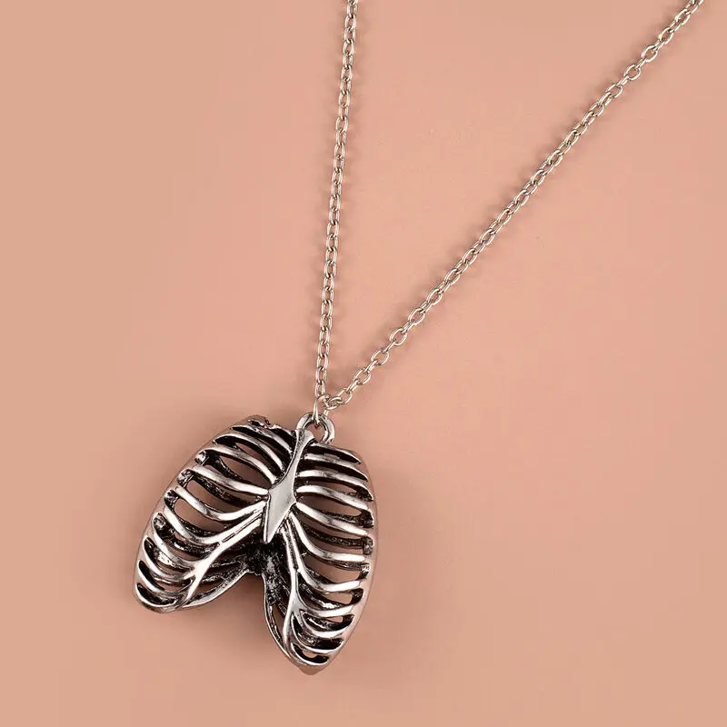 Heart Pendant Necklace for Women Men Hip Hop Hollow Metal Necklace New Fashion Goth Clavicle Chain Trendy Sweater Chain Jewelry
Heart Pendant Necklace for Women Men Hip Hop Hollow Metal Necklace New Fashion Goth Clavicle Chain Trendy Sweater Chain Jewelry