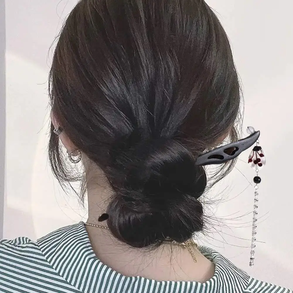 Wood Cheongsam Tassel Hairstyle Design Tool Hanfu Hair Sticks Chinese Style Headwear Ancient Style Hairpin Wooden Hairpin
Wood Cheongsam Tassel Hairstyle Design Tool Hanfu Hair Sticks Chinese Style Headwear Ancient Style Hairpin Wooden Hairpin