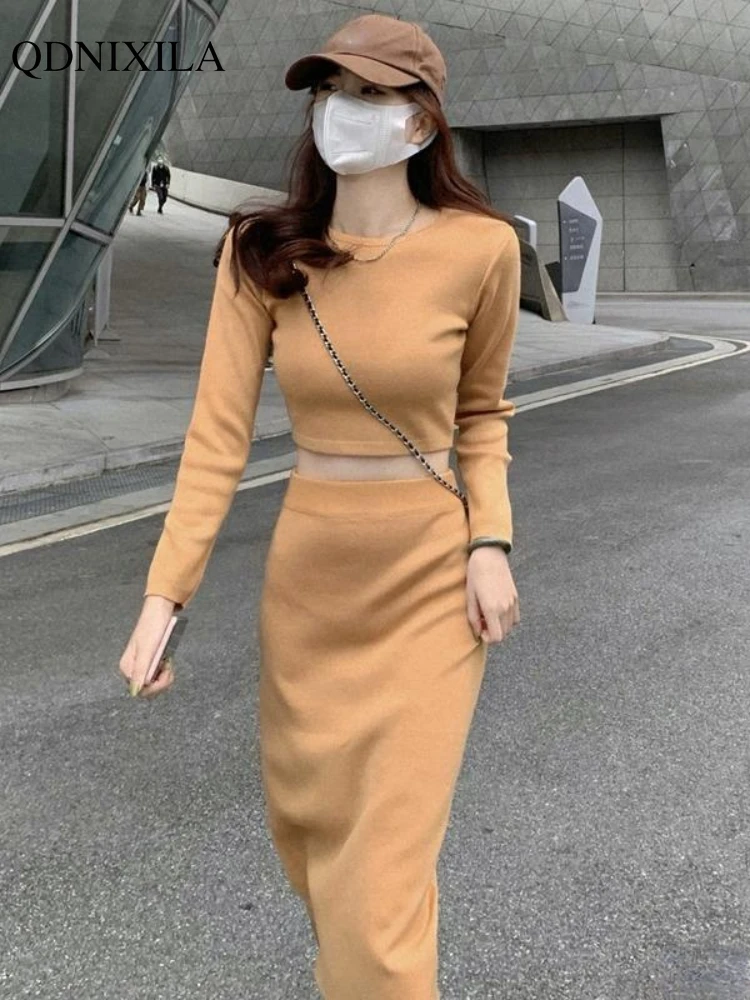 Spring Autumn 2022 New Women's Skirt Suit Vintage Sexy Elegant Fashion Short Long-sleeved T-shirt Top and Midi Skirt 2-piece Set
Spring Autumn 2022 New Women's Skirt Suit Vintage Sexy Elegant Fashion Short Long-sleeved T-shirt Top and Midi Skirt 2-piece Set