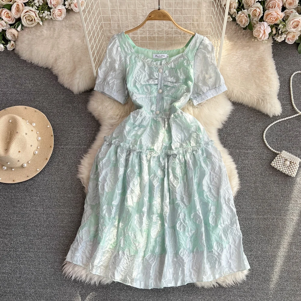 Модное стройнящее платье с коротким рукавом и квадратным вырезом
Модное стройнящее платье с коротким рукавом и квадратным вырезом