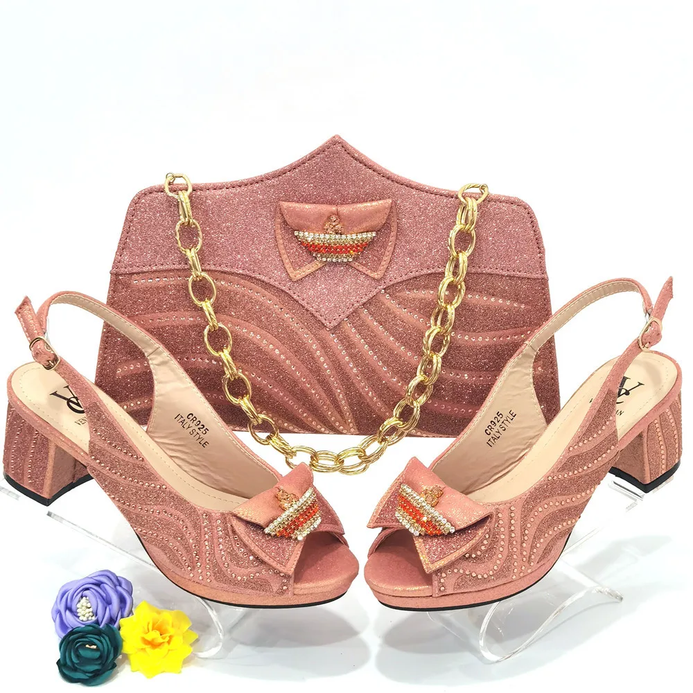Ladies Shoes with Matching Bags Set for Wedding Women Italian African Party Pumps Shoes and Bags Rhinestone Heels Women Shoes
Ladies Shoes with Matching Bags Set for Wedding Women Italian African Party Pumps Shoes and Bags Rhinestone Heels Women Shoes