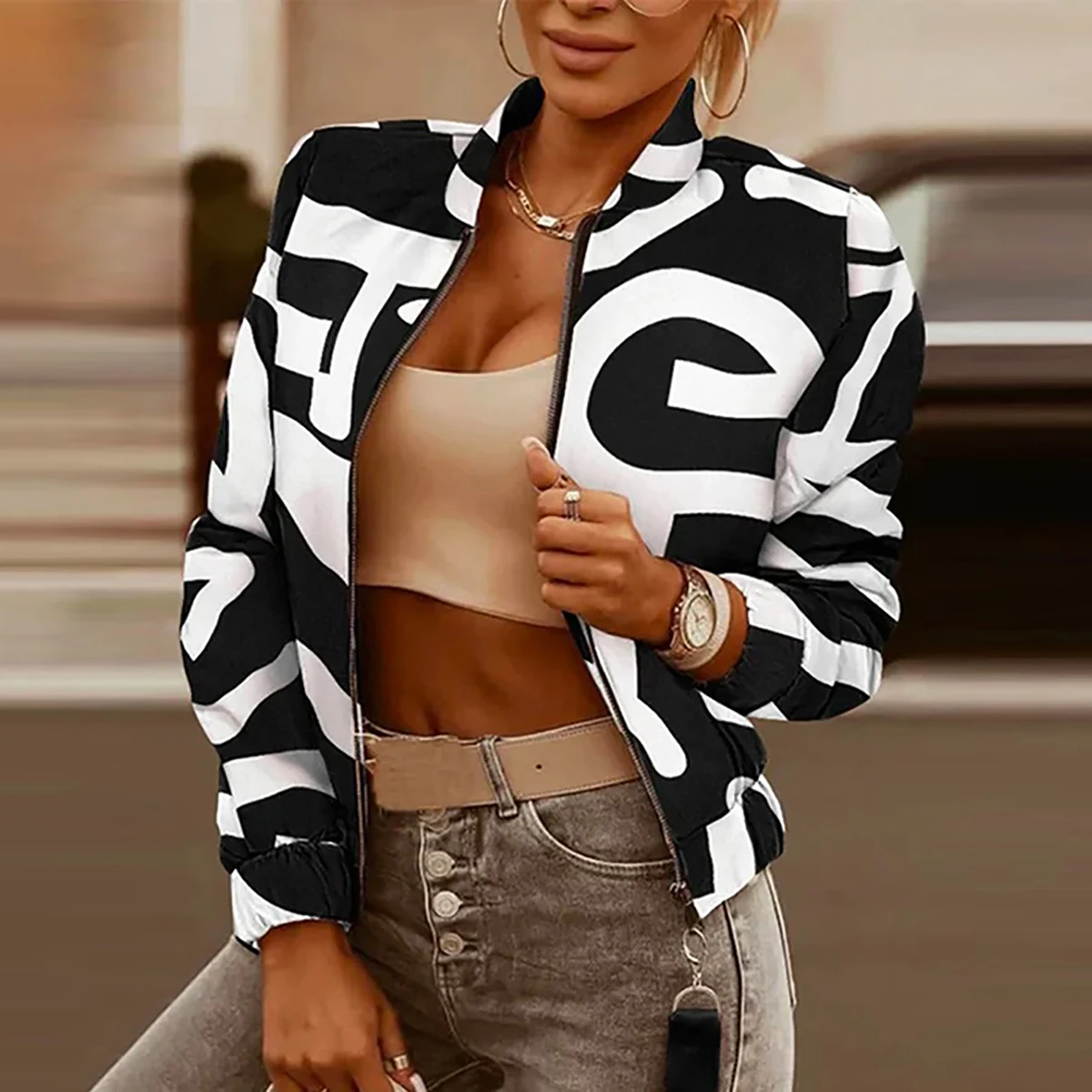 Yeezzi Female Outerwear Autumn Black White Zipper Casual Long Sleeves Printed Stand Collar Fitness Jackets for Women 2022 New
Yeezzi Female Outerwear Autumn Black White Zipper Casual Long Sleeves Printed Stand Collar Fitness Jackets for Women 2022 New