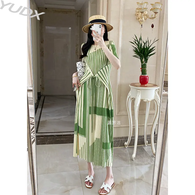 YUDX Miyake Pleated Fashion Sense Women's Dresses Short-sleeved 2023 Summer Waist Tie Long Skirt Fashion Loose Large Size Thin
YUDX Miyake Pleated Fashion Sense Women's Dresses Short-sleeved 2023 Summer Waist Tie Long Skirt Fashion Loose Large Size Thin