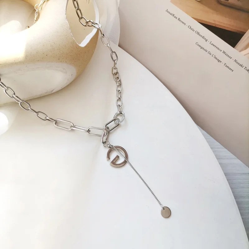 Fashion Trend Cool Handsome Letter Disc Pendant Necklace Temperament Hip-hop Necklace Autumn and Winter Accessories Sweater Chai
Fashion Trend Cool Handsome Letter Disc Pendant Necklace Temperament Hip-hop Necklace Autumn and Winter Accessories Sweater Chai