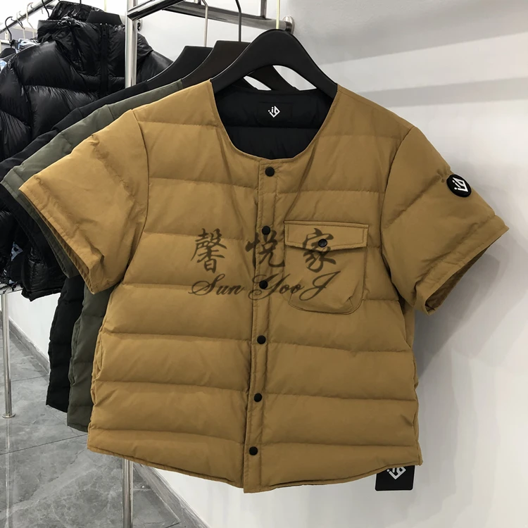 Half sleeve Golf down jacket short waistcoat for women in autumn and winter loose waistcoat for men and women
Half sleeve Golf down jacket short waistcoat for women in autumn and winter loose waistcoat for men and women