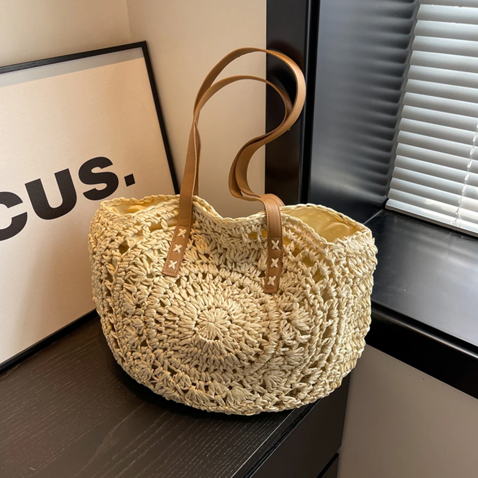 Vintage Women Shoulder Bags Casual Straw Woven Beach Bag Luxury Round Handbags Trend Side Bag for Ladies Fashion Rattan Tote Bag
Vintage Women Shoulder Bags Casual Straw Woven Beach Bag Luxury Round Handbags Trend Side Bag for Ladies Fashion Rattan Tote Bag