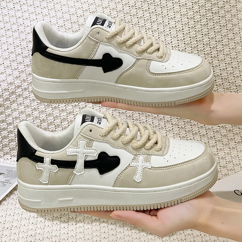 New 2022 Designer Women Sport Shoes Fashion Vulcanized Sneakers Women Casual Shoes Luxury Ladies Flats Quality Walking Sneakers
New 2022 Designer Women Sport Shoes Fashion Vulcanized Sneakers Women Casual Shoes Luxury Ladies Flats Quality Walking Sneakers