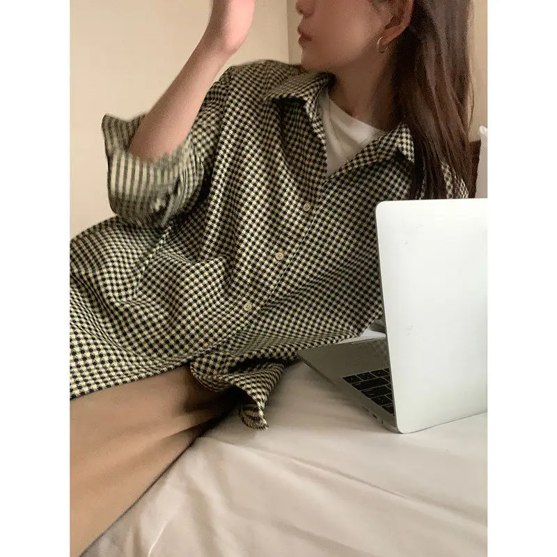 Button Up Plaid Shirt Women 2022 Spring New In Turn Down Collar Long Sleeve Oversize Loose Blouse Female Retro Casual Tops
Button Up Plaid Shirt Women 2022 Spring New In Turn Down Collar Long Sleeve Oversize Loose Blouse Female Retro Casual Tops
