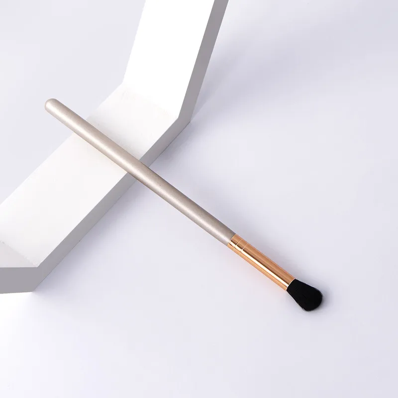 1pc Round head Eyeshadow Makeup brushes Eye Domed Blending Make up Brush Concealer Blending Multi Function Cosmetic Tools
1pc Round head Eyeshadow Makeup brushes Eye Domed Blending Make up Brush Concealer Blending Multi Function Cosmetic Tools