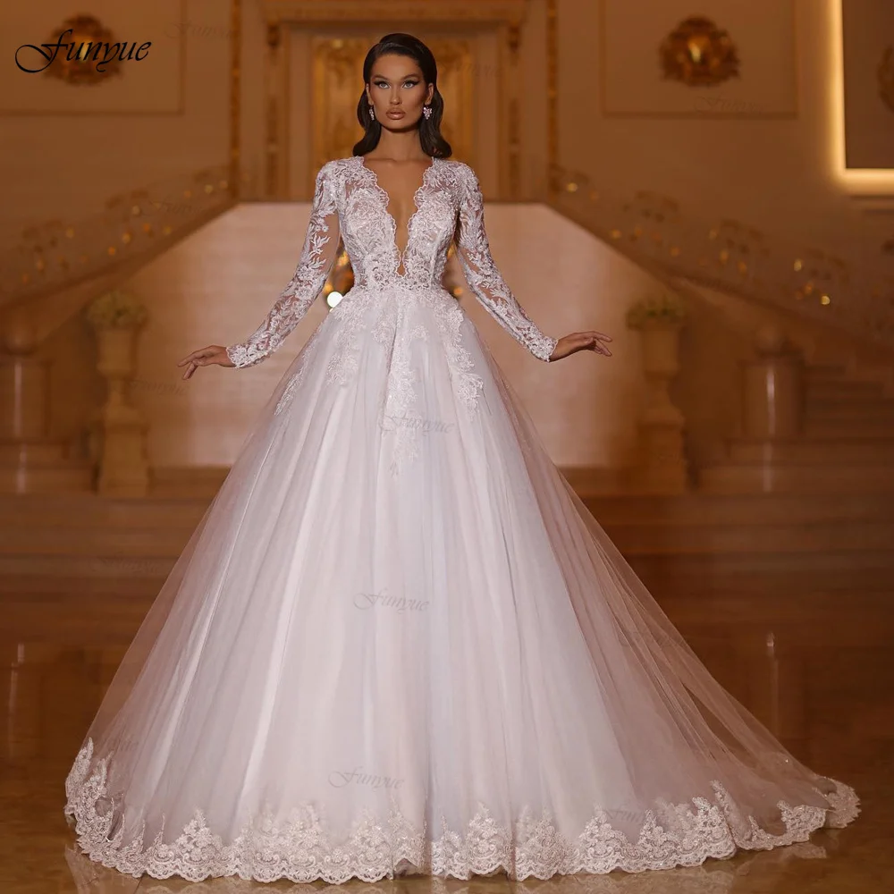 Robe De Soiree Dubai Luxe Sexy V-Neck Ball Gown Wedding Dresses for Bride Long Sleeves Lace Appliques Tulle White Bridal Dress
Robe De Soiree Dubai Luxe Sexy V-Neck Ball Gown Wedding Dresses for Bride Long Sleeves Lace Appliques Tulle White Bridal Dress