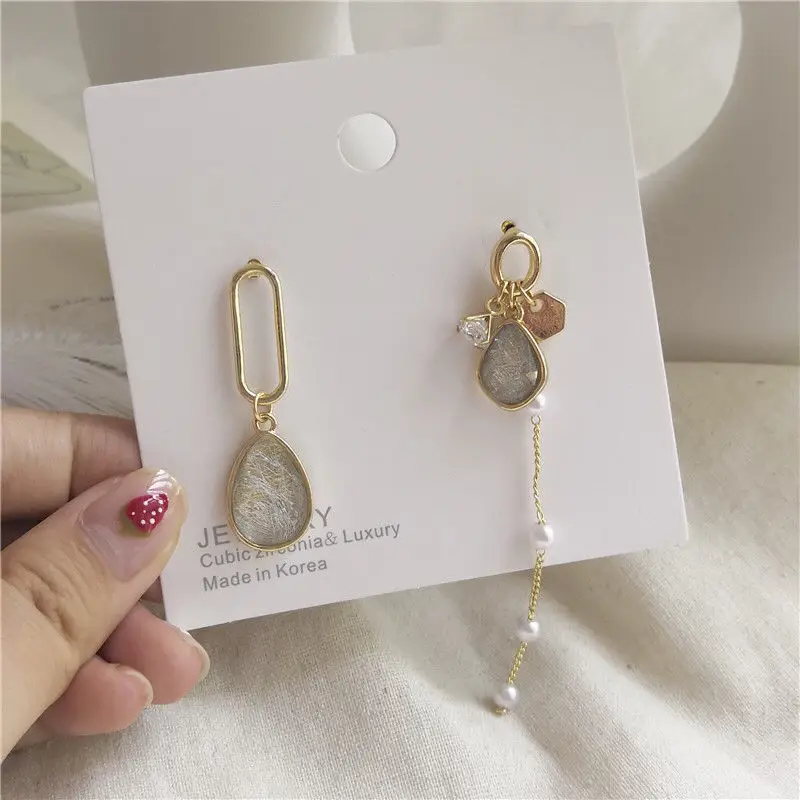 Asymmetrical Geometry Earrings for Women Delicate Pearl Tassel Dangle Earring Female Elegant Zircon Drop Earring Fashion Jewelry
Asymmetrical Geometry Earrings for Women Delicate Pearl Tassel Dangle Earring Female Elegant Zircon Drop Earring Fashion Jewelry