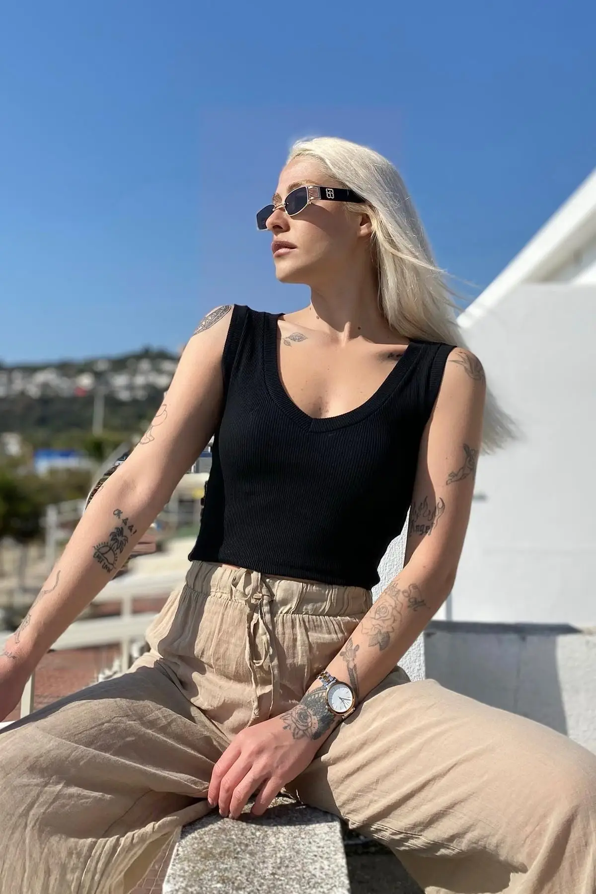 Women's Summer Crop Top Blouse Black V Neck Zero Sleeve Crop Blouse Casual Tank Top Vest Blouse
Women's Summer Crop Top Blouse Black V Neck Zero Sleeve Crop Blouse Casual Tank Top Vest Blouse