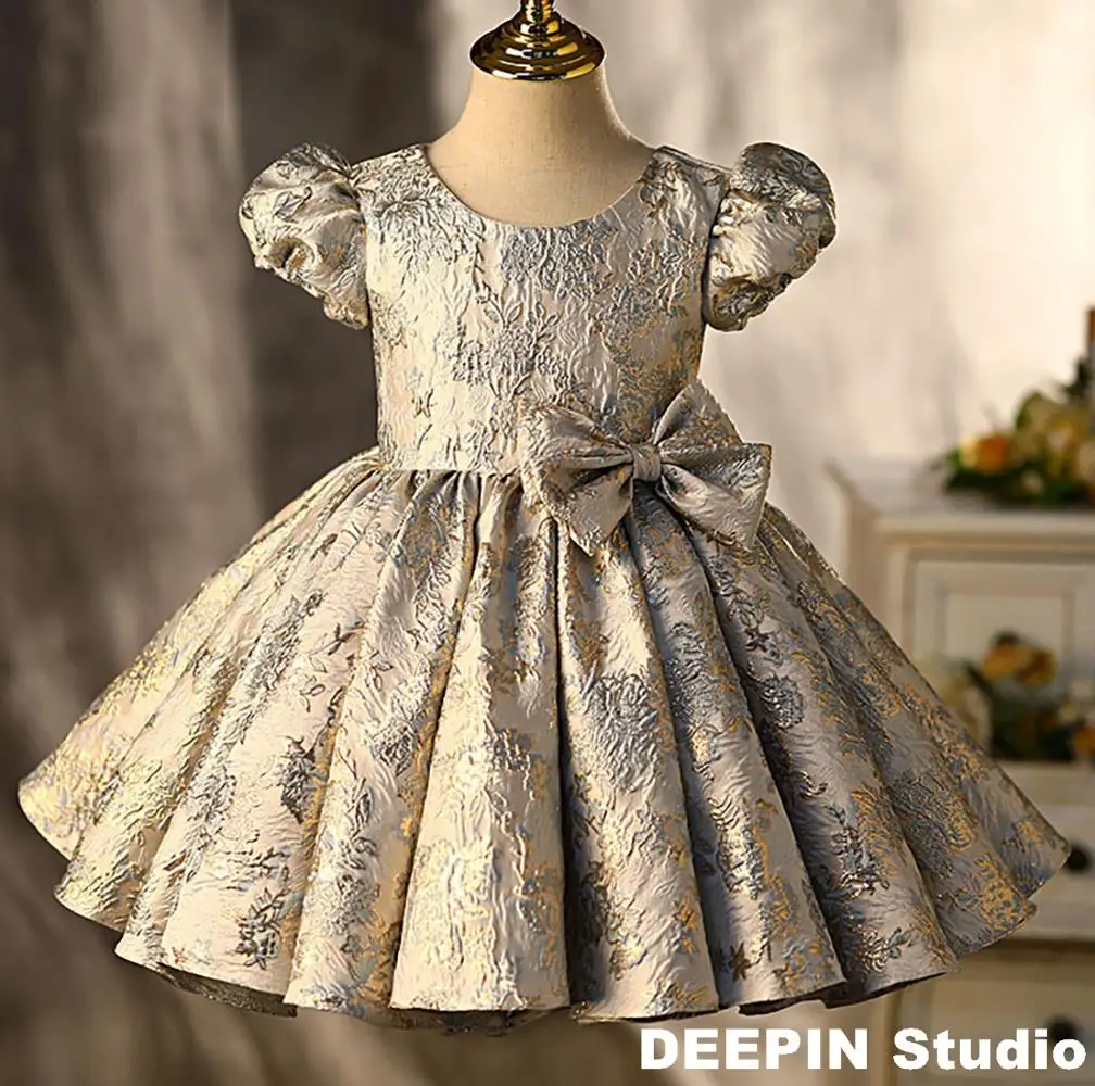 Girls Floral Bow Dresses 2022 Baby Royal Lolita Princess Ball Gown Infant Lace Birthday Christening Dress Girl Boutique Clothes
Girls Floral Bow Dresses 2022 Baby Royal Lolita Princess Ball Gown Infant Lace Birthday Christening Dress Girl Boutique Clothes