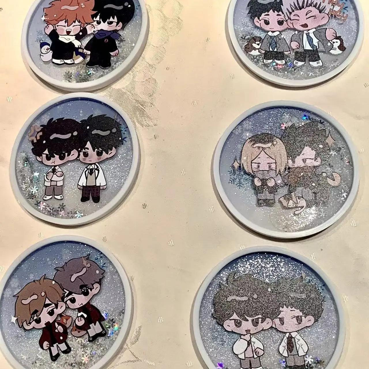 Аниме Haikyuu периферийная Хината Shoyo Tobio Kageyama Милая Q версия мультяшная акриловая подставка с зыбучим песком декоративное украшение
Аниме Haikyuu периферийная Хината Shoyo Tobio Kageyama Милая Q версия мультяшная акриловая подставка с зыбучим песком декоративное украшение