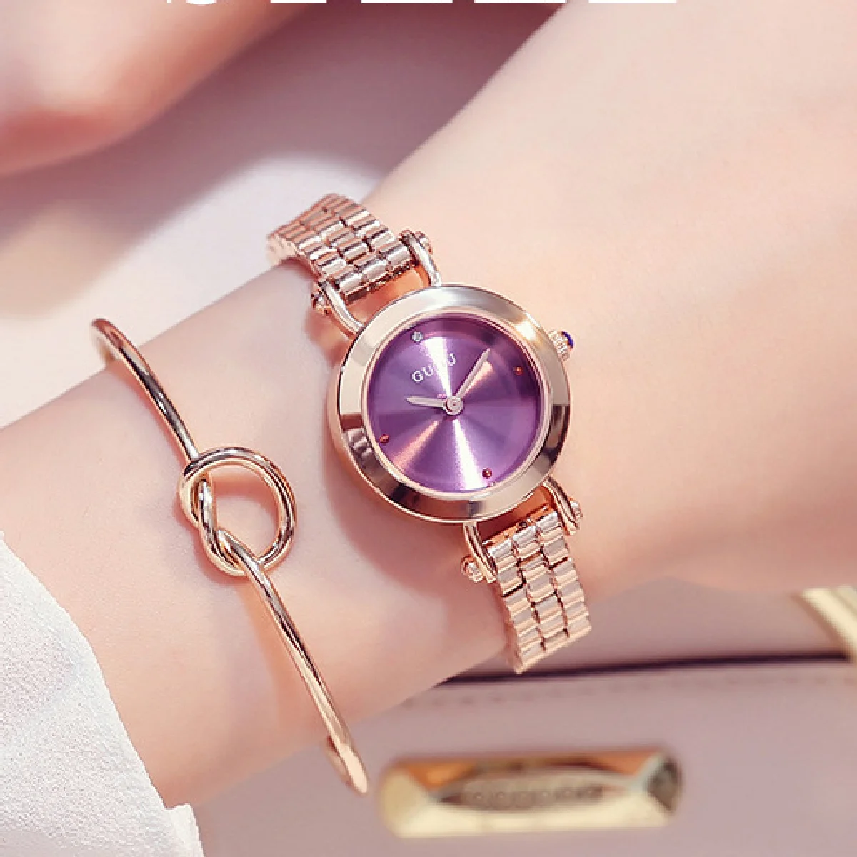 Luxury HOT Ladies Fashion Brand Watch Quartz Small Diamond Watch Simple Female Gold Steel Watch Bond Girl Gift WristWatches
Luxury HOT Ladies Fashion Brand Watch Quartz Small Diamond Watch Simple Female Gold Steel Watch Bond Girl Gift WristWatches