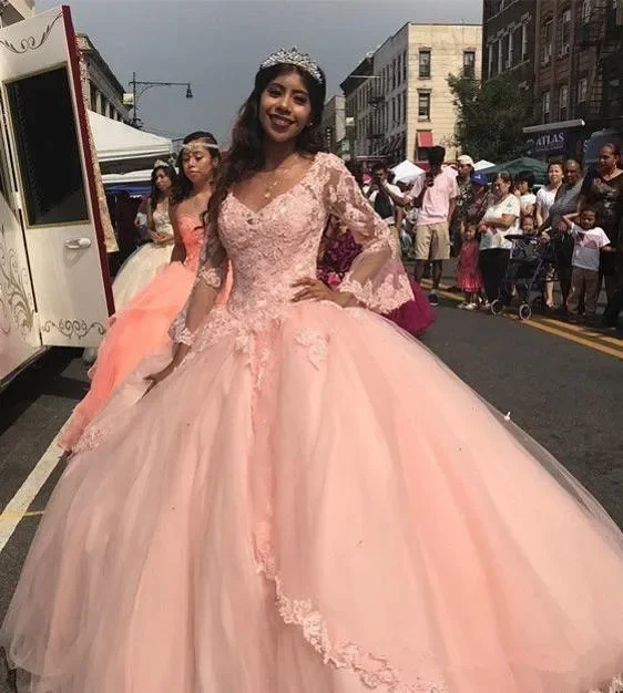 Chic Pink Ball Gown 15 Year Old Quinceanera Dresses Beads V-Neck Trumpet Sleeve Brithday Party Vestidos De 15 Años 
Chic Pink Ball Gown 15 Year Old Quinceanera Dresses Beads V-Neck Trumpet Sleeve Brithday Party Vestidos De 15 Años