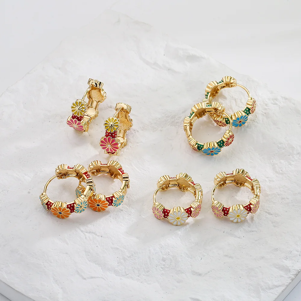Female bronze earrings with personalized, colorful, oil-dripping flower earrings
Female bronze earrings with personalized, colorful, oil-dripping flower earrings