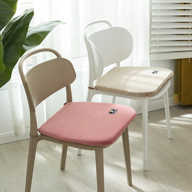 Horseshoe-shaped Dining Chair Cushion Rabbit Plush Cushion Thickened Seat Cushion Office Cushion for All Seasons to Keep Warm
Horseshoe-shaped Dining Chair Cushion Rabbit Plush Cushion Thickened Seat Cushion Office Cushion for All Seasons to Keep Warm