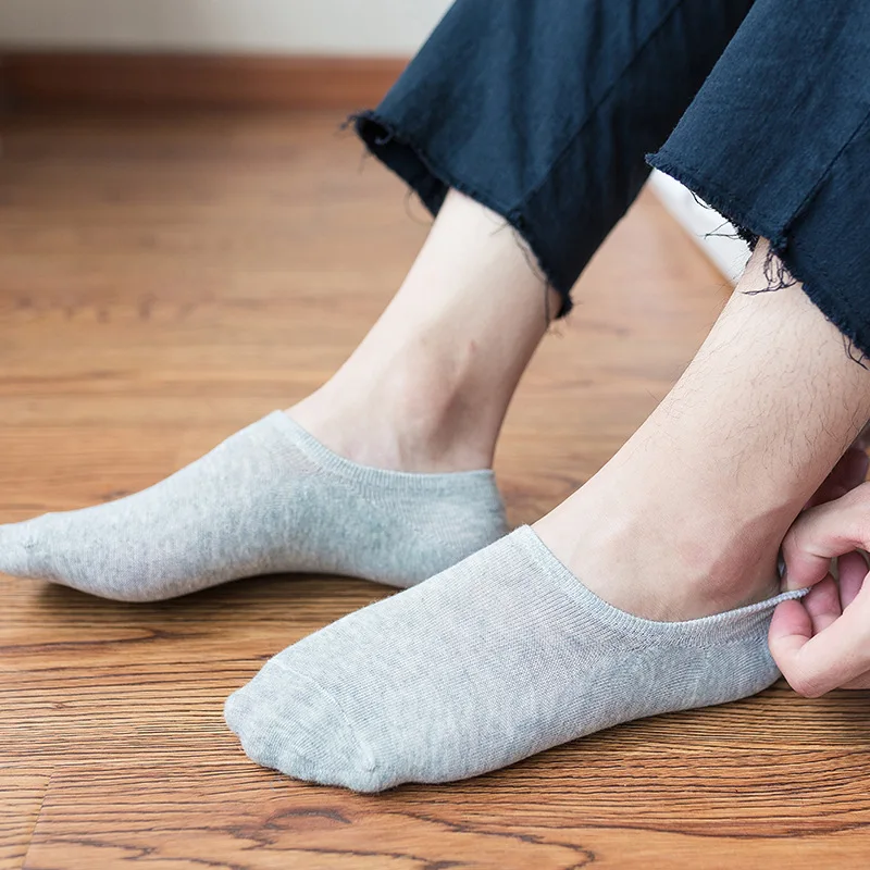 2022 solid color men boat socks cotton summer breathable shallow slip silicone invisible low tube comfortable male socks
2022 solid color men boat socks cotton summer breathable shallow slip silicone invisible low tube comfortable male socks