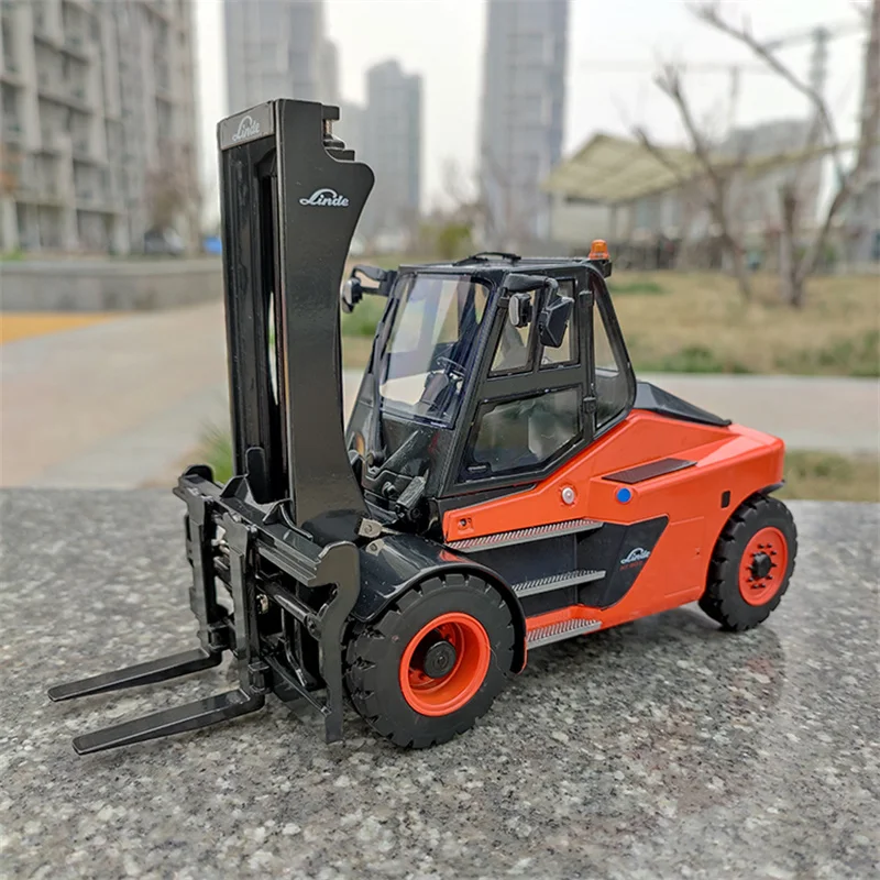 Модель HT1000S в масштабе 1:25 тяжелый вилочный погрузчик инженерный строительный грузовик контейнер литый под давлением сплав Коллекционная витрина декоративная игрушка
Модель HT1000S в масштабе 1:25 тяжелый вилочный погрузчик инженерный строительный грузовик контейнер литый под давлением сплав Коллекционная витрина декоративная игрушка