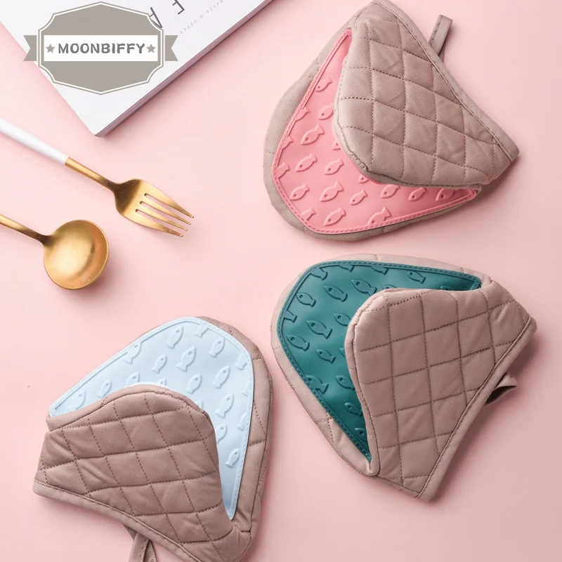 1 шт., силиконовые перчатки с защитой от ожогов 
1 шт., силиконовые перчатки с защитой от ожогов