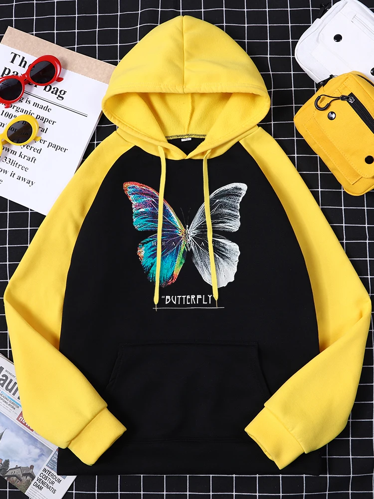 Butterfly Half Colorful Half Black And White Print Womens Long Sleeves Creative Aesthetic Hoodie O-Neck Woman Raglan Sweatshirt
Butterfly Half Colorful Half Black And White Print Womens Long Sleeves Creative Aesthetic Hoodie O-Neck Woman Raglan Sweatshirt