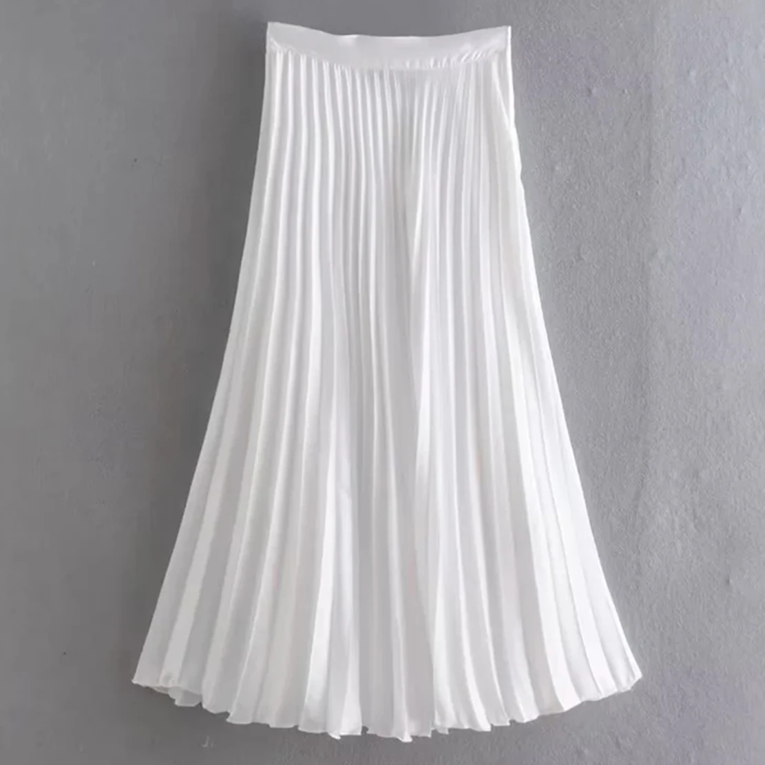 Maxdutti Elegant Midi Skirts Women England Style Office Lady Fashion White Silk Pleated Skirts
Maxdutti Elegant Midi Skirts Women England Style Office Lady Fashion White Silk Pleated Skirts