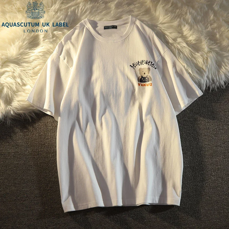 Aquascutum американская Ретро трендовая футболка с коротким рукавом медведя Женская свободная Корейская версия
Aquascutum американская Ретро трендовая футболка с коротким рукавом медведя Женская свободная Корейская версия