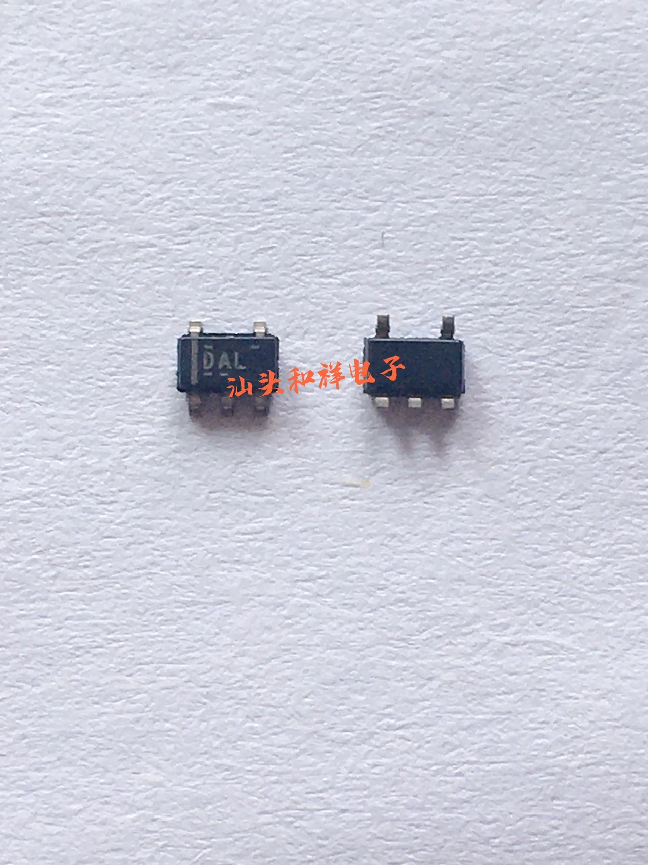 Free shipping TLV70018QDDCRQ1 DAL SOT23-5 10PCS 
Free shipping TLV70018QDDCRQ1 DAL SOT23-5 10PCS