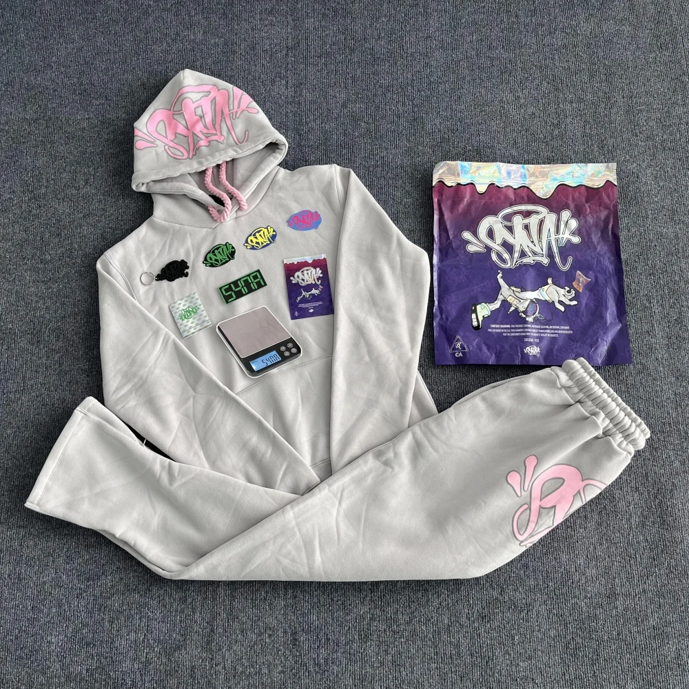Men Sweatshirts Syna World Star Clothing Set Synaworld Celebrity Same Style Hoodies Trousers Women Streetwear Pants Hip Hop Tops
Men Sweatshirts Syna World Star Clothing Set Synaworld Celebrity Same Style Hoodies Trousers Women Streetwear Pants Hip Hop Tops