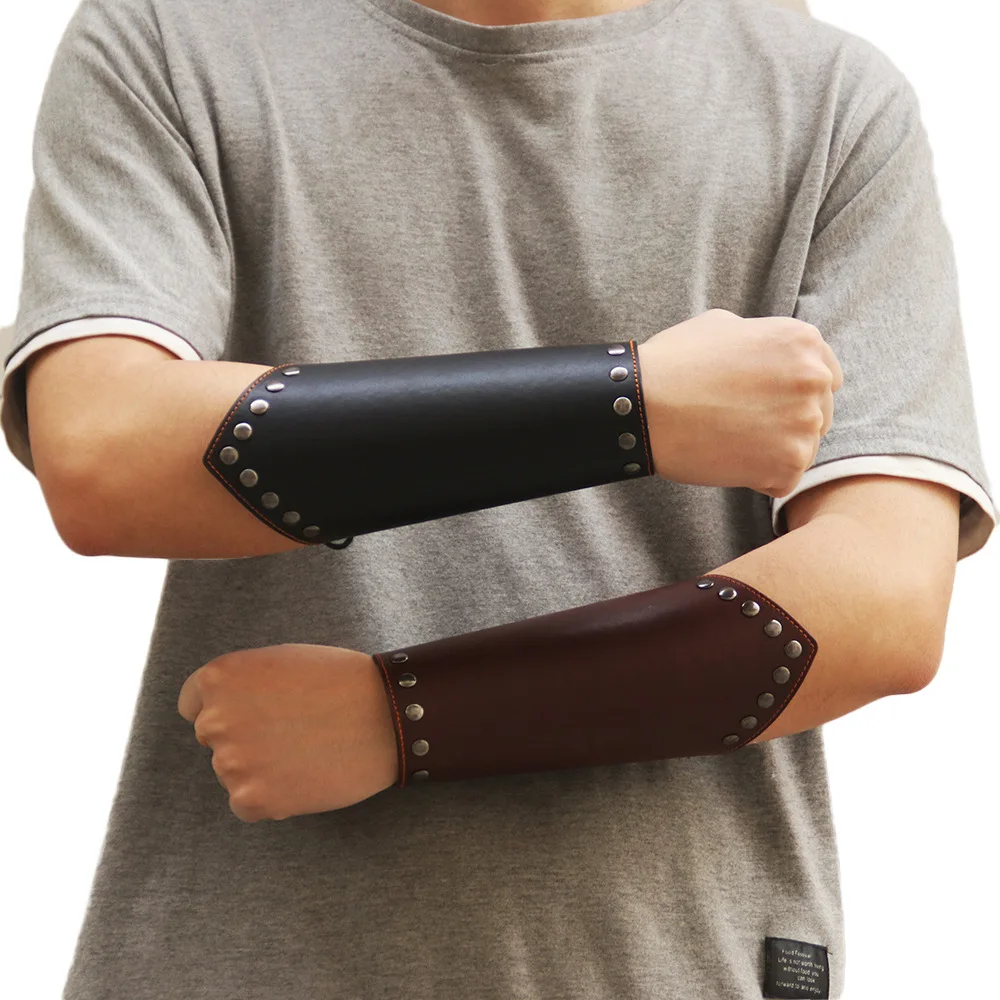 2 European Retro Simple Glossy Rivet Leather Wrist Guard Knight Stage COSPLAY Archery Props Everyday Wear/Game Party/Rock Party 
2 European Retro Simple Glossy Rivet Leather Wrist Guard Knight Stage COSPLAY Archery Props Everyday Wear/Game Party/Rock Party