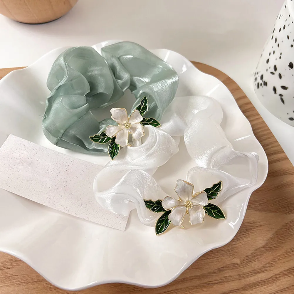 Flower Gardenia Silk Dream White Scrunchies Ponytail Holder Lady Large Hair Ring Luxury Hair Accessories Embroidery Hair Circle
Flower Gardenia Silk Dream White Scrunchies Ponytail Holder Lady Large Hair Ring Luxury Hair Accessories Embroidery Hair Circle