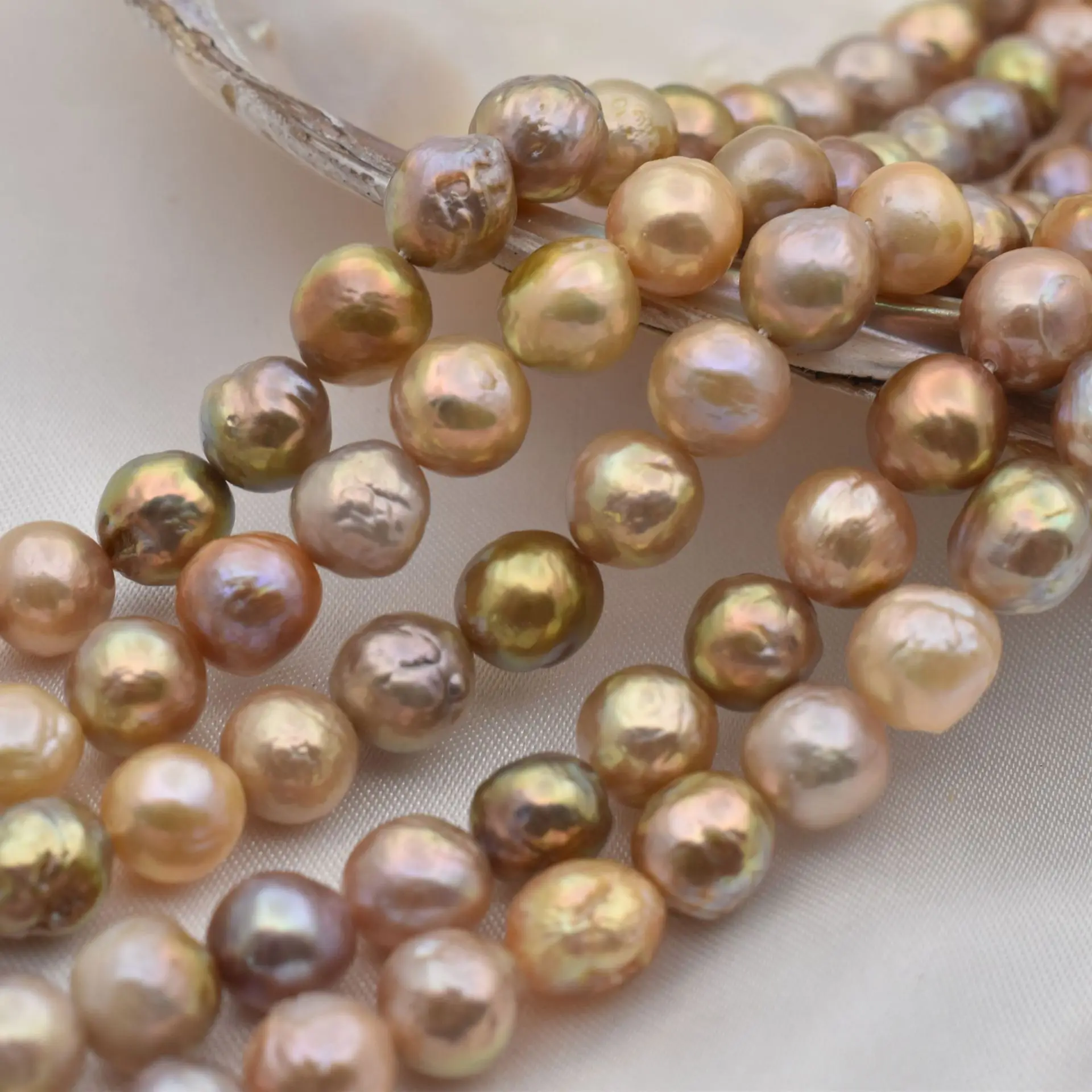 Icnway natural AAA GRADE 10mm multicolor baroque 36-38cm freshwater pearl beads for jewelry making
Icnway natural AAA GRADE 10mm multicolor baroque 36-38cm freshwater pearl beads for jewelry making