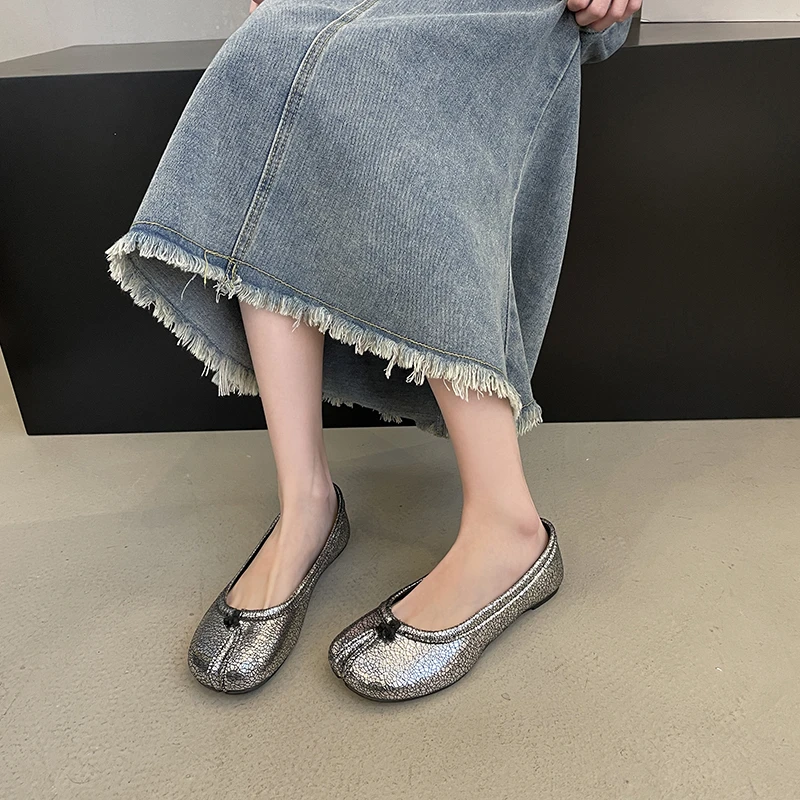 Sparkling Silver Tabby Ninja Flat Shoes Women's Bow Ballet Flat Shoes Split Toe Pink Silk Shallow Mouth Women's Loafers Flats
Sparkling Silver Tabby Ninja Flat Shoes Women's Bow Ballet Flat Shoes Split Toe Pink Silk Shallow Mouth Women's Loafers Flats