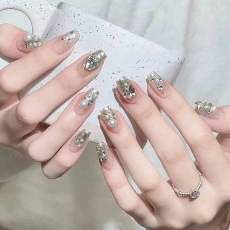 24Pcs/Set False Nail Pearl rhinestone Press On Nail Tips Finished Full Cover Artificial Fake Nails Seamless Removable False Nail
24Pcs/Set False Nail Pearl rhinestone Press On Nail Tips Finished Full Cover Artificial Fake Nails Seamless Removable False Nail