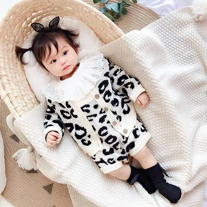 Baby girl 0-2 years old baby girl suit leopard coat + romper baby romper two-piece single shot
Baby girl 0-2 years old baby girl suit leopard coat + romper baby romper two-piece single shot