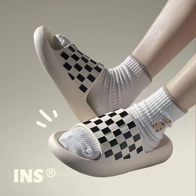 Women Thick-soled Cloud Sandals Summer Outdoor Wear Fashion Ins Indoor Home Non-slip Slippers Men Thick Bottom Slippers
Women Thick-soled Cloud Sandals Summer Outdoor Wear Fashion Ins Indoor Home Non-slip Slippers Men Thick Bottom Slippers