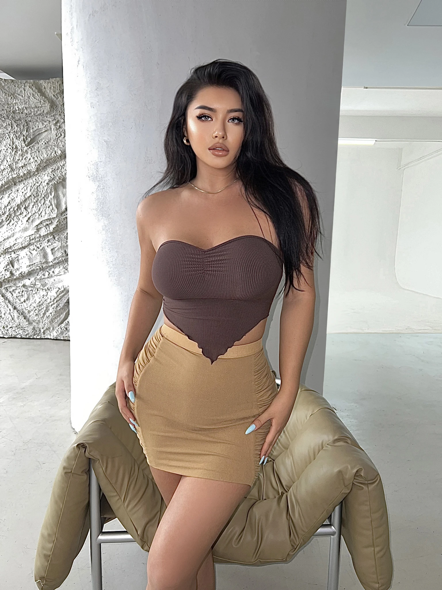 Женская одежда с открытыми плечами Y2k, Асимметричный топ, кроп-топ, футболка
Женская одежда с открытыми плечами Y2k, Асимметричный топ, кроп-топ, футболка