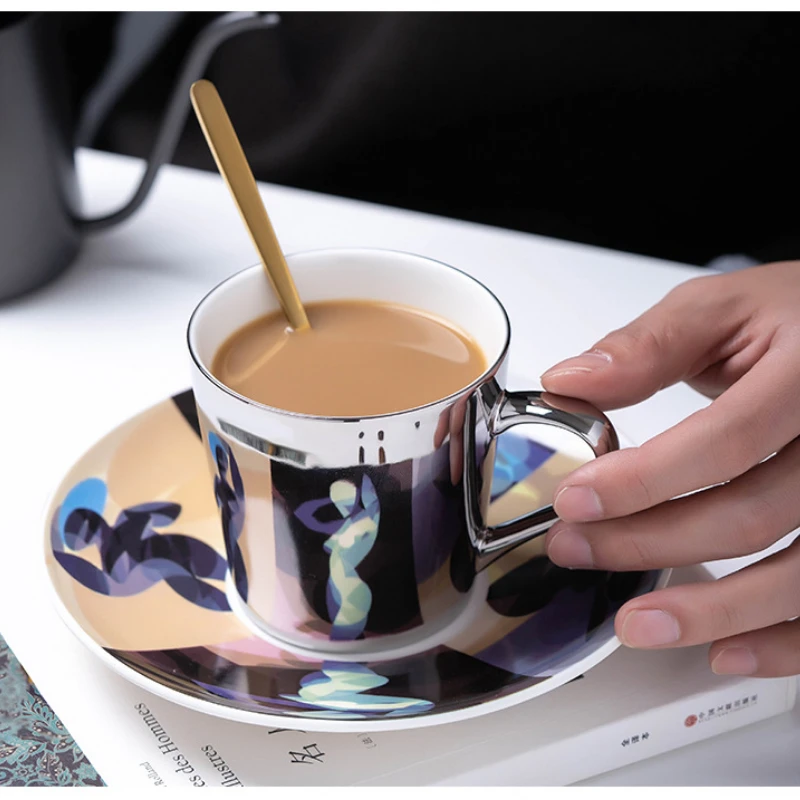 Creative European-style Painted Nordic Mirror Cup Mirror Reflection Ceramic Cup Drink Cup Coffee Milk Tea Cup with Saucer Spoon
Creative European-style Painted Nordic Mirror Cup Mirror Reflection Ceramic Cup Drink Cup Coffee Milk Tea Cup with Saucer Spoon