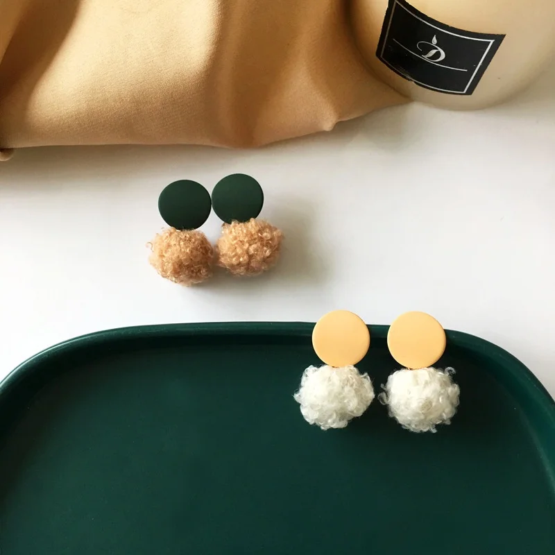 S925 needle Women Jewelry Yellow Green Coating Earrings Pretty Design Autumn Winter Style Fluffy Ball Earrings For Women Gifts
S925 needle Women Jewelry Yellow Green Coating Earrings Pretty Design Autumn Winter Style Fluffy Ball Earrings For Women Gifts