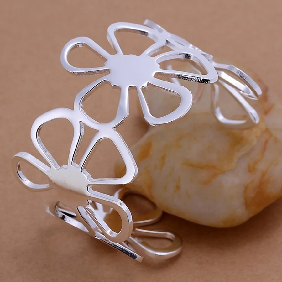 promotions high quality Silver color jewelry fashion solid flowers circular open bracelet bangle for women lady wedding
promotions high quality Silver color jewelry fashion solid flowers circular open bracelet bangle for women lady wedding