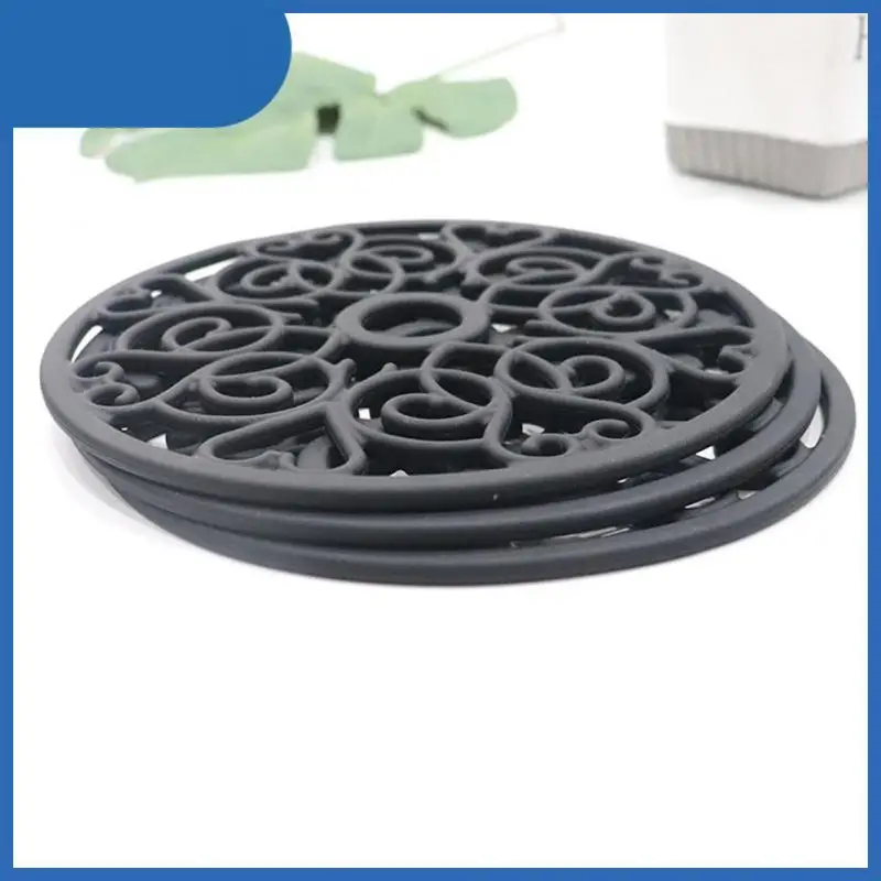 3 In 1 Placemat Silicone Waterproof Table Pad Not Oily Insulation Pads Kitchen Accessories Diameter 195mm Insulation Pad Pot Pad
3 In 1 Placemat Silicone Waterproof Table Pad Not Oily Insulation Pads Kitchen Accessories Diameter 195mm Insulation Pad Pot Pad