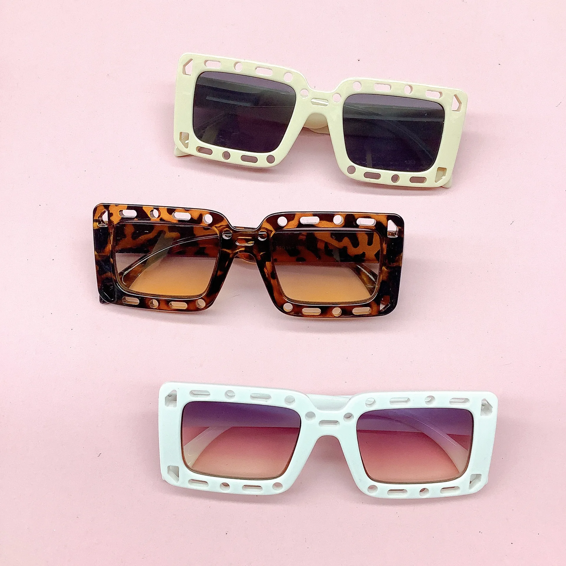 kids fashion children's sunglasses personality box hollow-out trend new European and American UV sun visor wholesale
kids fashion children's sunglasses personality box hollow-out trend new European and American UV sun visor wholesale