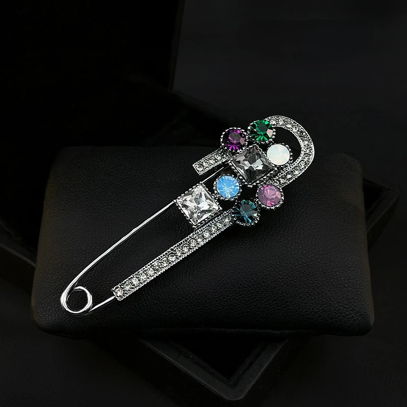 Cardigan Sweater Big Pin Women Scarf Shawl Buckle Upscale Retro Brooch Rhinestone Jewelry Accessories Fixed Clothes Decorations
Cardigan Sweater Big Pin Women Scarf Shawl Buckle Upscale Retro Brooch Rhinestone Jewelry Accessories Fixed Clothes Decorations